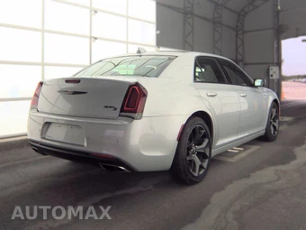 2023 Chrysler 300 300S – miniatura 4