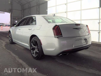 2023 Chrysler 300 300S – miniatura 6