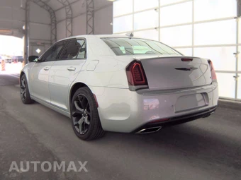 2023 Chrysler 300 300S – miniatura 6