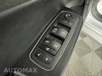 2023 Chrysler 300 300S - miniatura 40