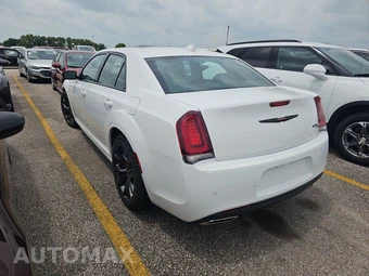 2023 Chrysler 300 300S – miniatura 6