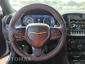 2023 Chrysler 300 300S – miniatura 10