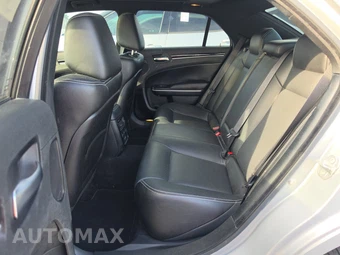 2023 Chrysler 300 300S – miniatura 13