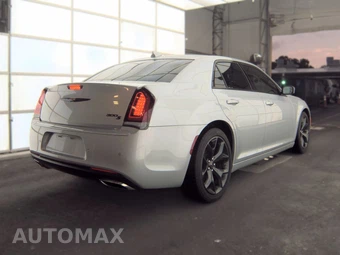 2023 Chrysler 300 300S – miniatura 4