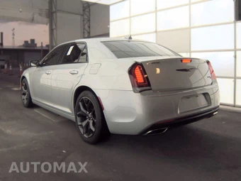 2023 Chrysler 300 300S – miniatura 6