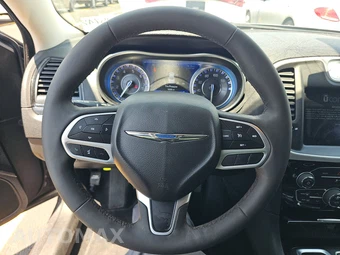 2023 Chrysler 300 Touring - miniatura 10