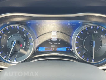 2023 Chrysler 300 Touring - miniatura 12