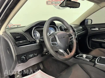 2023 Chrysler 300 Touring - miniatura 10