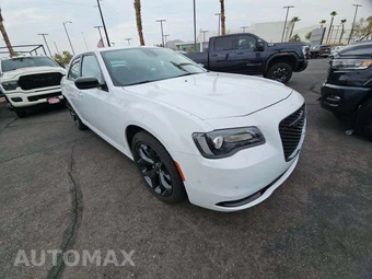 2023 Chrysler 300 Touring - miniatura 4