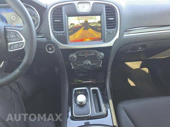 2023 Chrysler 300 Touring – miniatura 10
