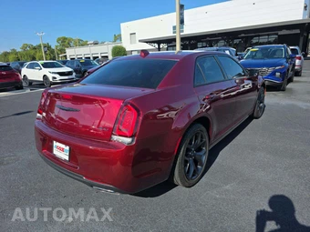 2023 Chrysler 300 Touring – miniatura 3