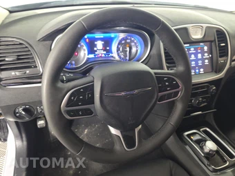 2023 Chrysler 300 Touring – miniatura 10