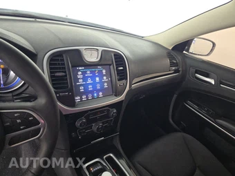 2023 Chrysler 300 Touring – miniatura 11