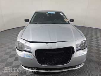 2023 Chrysler 300 Touring – miniatura 2