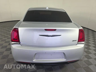 2023 Chrysler 300 Touring – miniatura 5