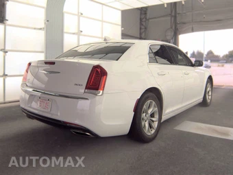 2023 Chrysler 300 Touring - miniatura 4