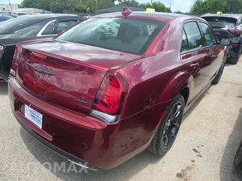 2023 Chrysler 300 Touring L – miniatura 4