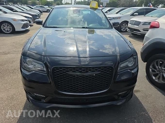 2023 Chrysler 300 Touring L – miniatura 2