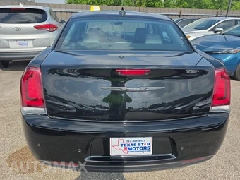 2023 Chrysler 300 Touring L – miniatura 5