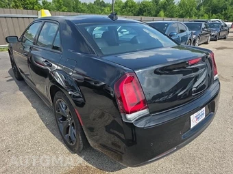 2023 Chrysler 300 Touring L – miniatura 6