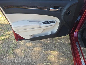 2023 Chrysler 300 Touring L – miniatura 9