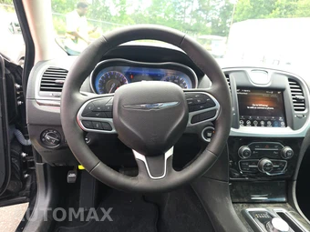 2023 Chrysler 300 Touring L – miniatura 10