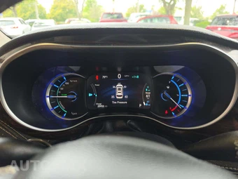 2023 Chrysler Pacifica Hybrid Limited 121.6" WB - miniatura 9
