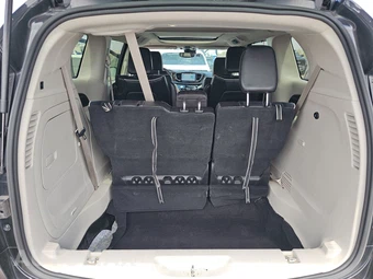 2023 Chrysler Pacifica Hybrid Limited 121.6" WB - miniatura 17