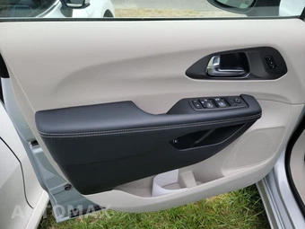 2023 Chrysler Pacifica Hybrid Touring L 121.6" WB - miniatura 9