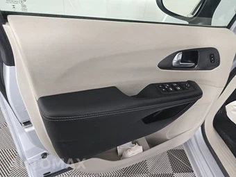 2023 Chrysler Pacifica Hybrid Touring L 121.6" WB - miniatura 9