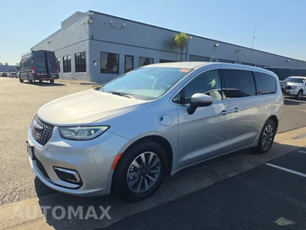 2023 Chrysler Pacifica Hybrid Touring L 121.6" WB
