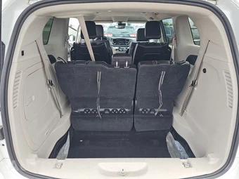 2023 Chrysler Pacifica Hybrid Touring L 121.6" WB - miniatura 17