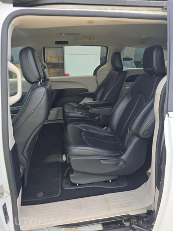 2023 Chrysler Pacifica Hybrid Touring L 121.6" WB - miniatura 10