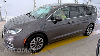 2023 Chrysler Pacifica Hybrid Touring L 121.6" WB