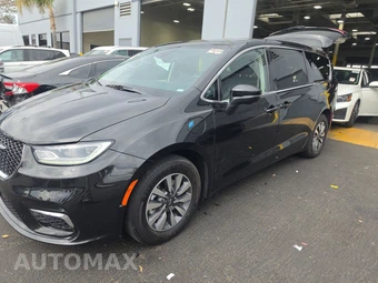 2023 Chrysler Pacifica Hybrid Touring L 121.6" WB