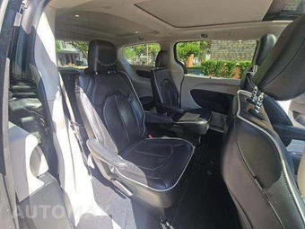 2023 Chrysler Pacifica Limited 121.6" WB - miniatura 18