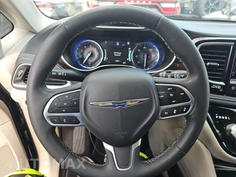 2023 Chrysler Pacifica Limited 121.6" WB - miniatura 10