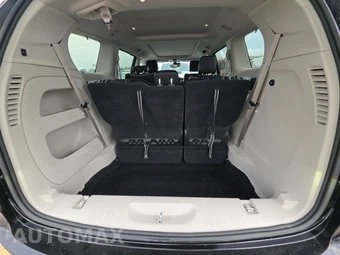2023 Chrysler Pacifica Limited 121.6" WB - miniatura 17