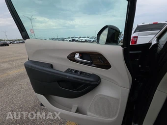 2023 Chrysler Pacifica Limited 121.6" WB - miniatura 9