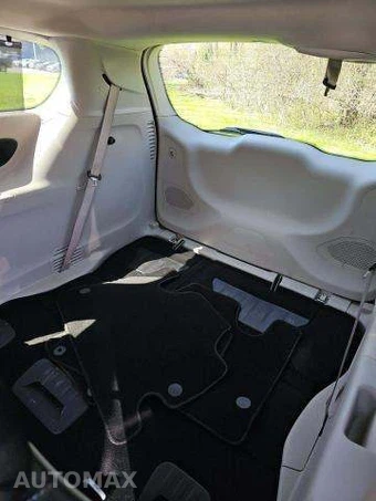 2023 Chrysler Pacifica Limited 121.6" WB - miniatura 14