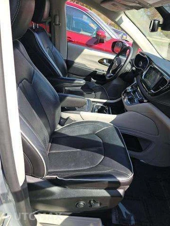 2023 Chrysler Pacifica Limited 121.6" WB - miniatura 18