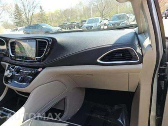 2023 Chrysler Pacifica Limited 121.6" WB - miniatura 19