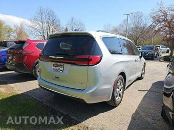 2023 Chrysler Pacifica Limited 121.6" WB - miniatura 3