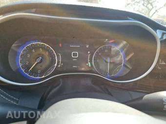 2023 Chrysler Pacifica Limited 121.6" WB - miniatura 9