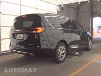 2023 Chrysler Pacifica Limited 121.6" WB - miniatura 4