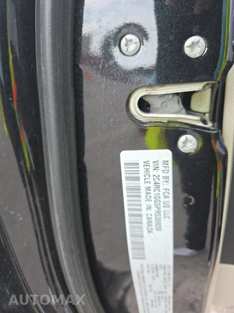 2023 Chrysler Pacifica Limited 121.6" WB – miniatura 15