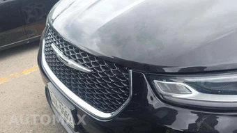 2023 Chrysler Pacifica Limited 121.6" WB – miniatura 36