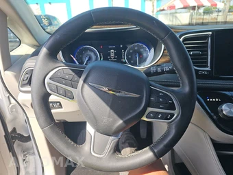 2023 Chrysler Pacifica Limited 121.6" WB - miniatura 10