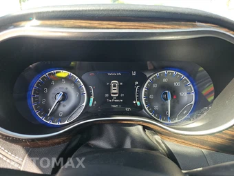 2023 Chrysler Pacifica Limited 121.6" WB - miniatura 12