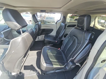 2023 Chrysler Pacifica Limited 121.6" WB - miniatura 13